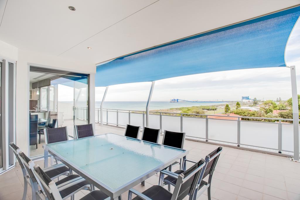Spinnakers By Rockingham Apartments Экстерьер фото