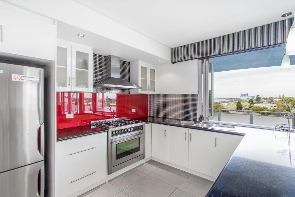 Spinnakers By Rockingham Apartments Экстерьер фото