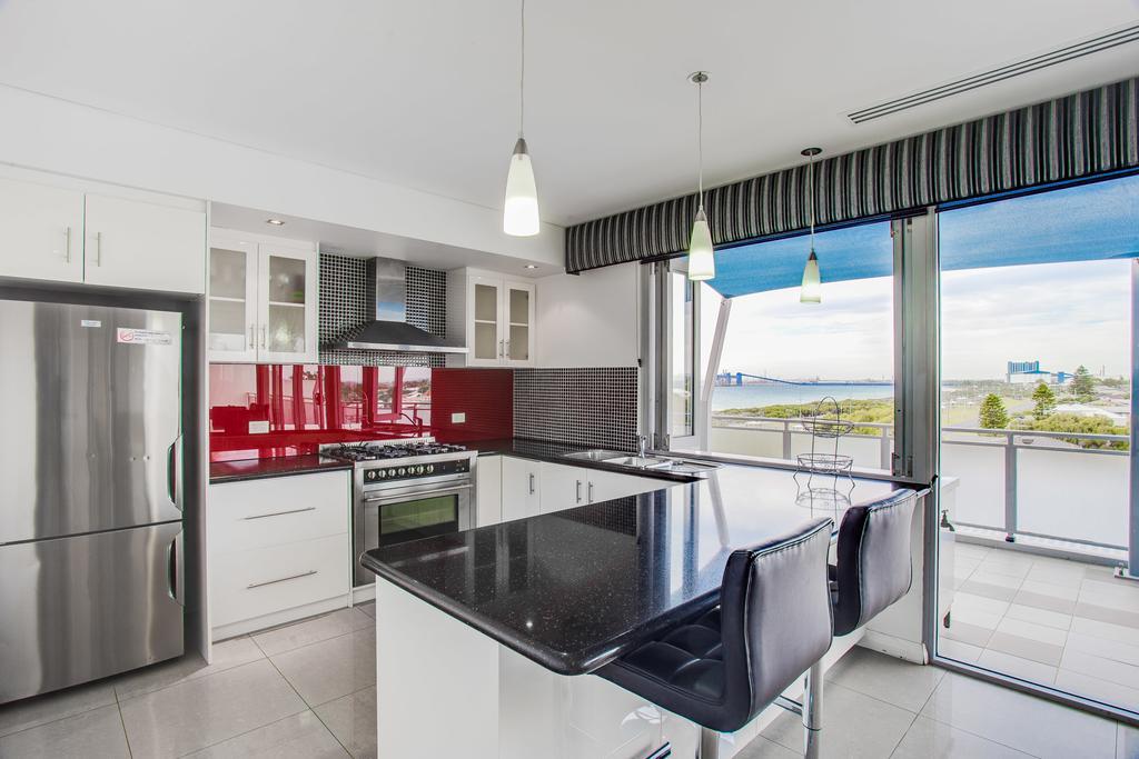 Spinnakers By Rockingham Apartments Экстерьер фото