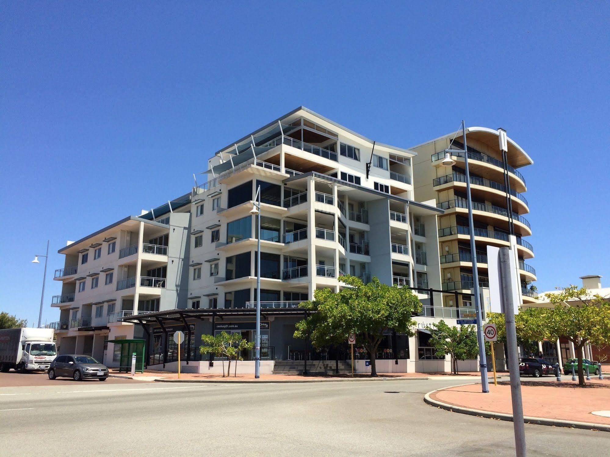 Spinnakers By Rockingham Apartments Экстерьер фото