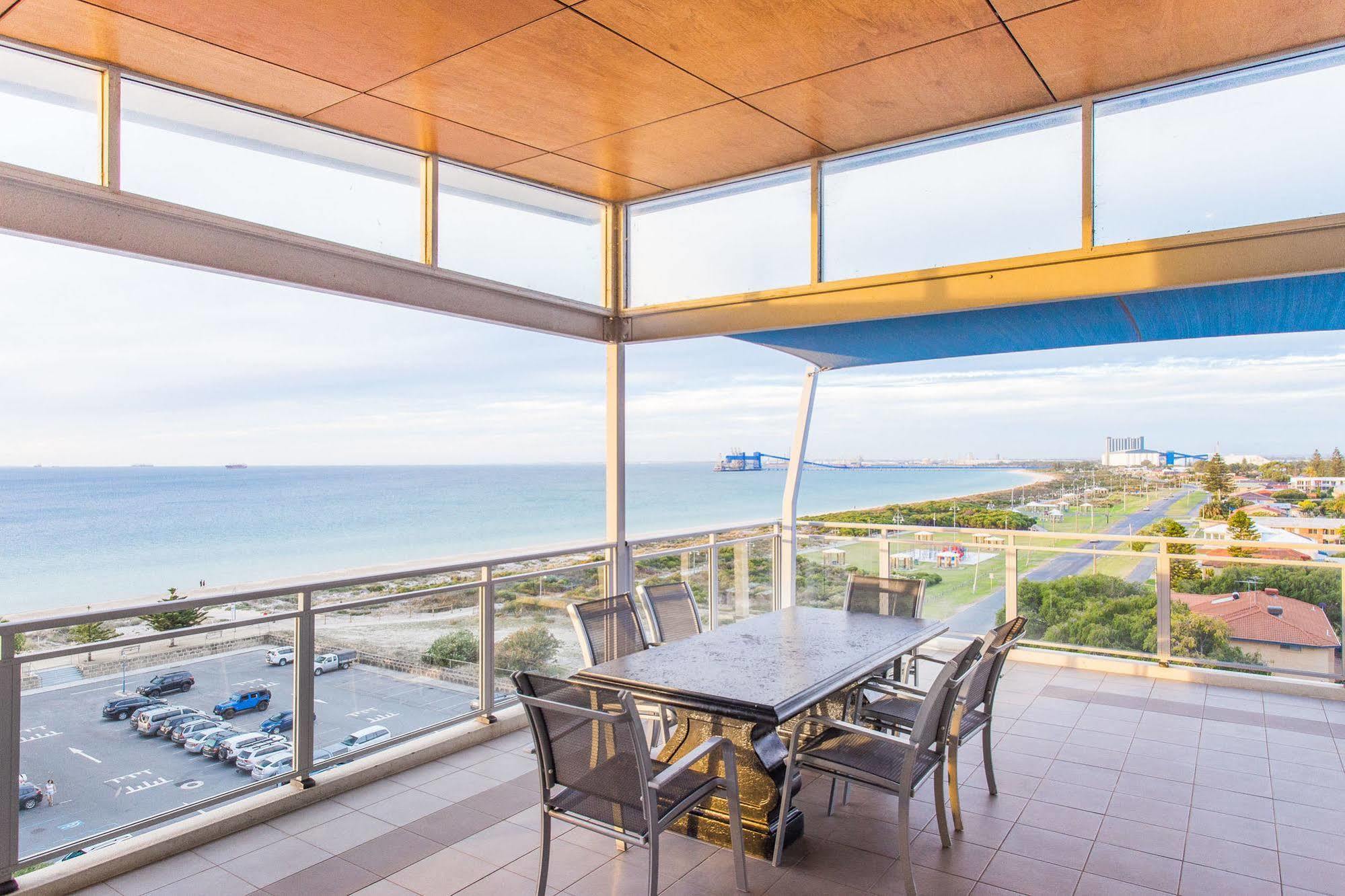 Spinnakers By Rockingham Apartments Экстерьер фото