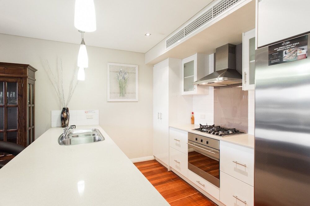 Spinnakers By Rockingham Apartments Экстерьер фото